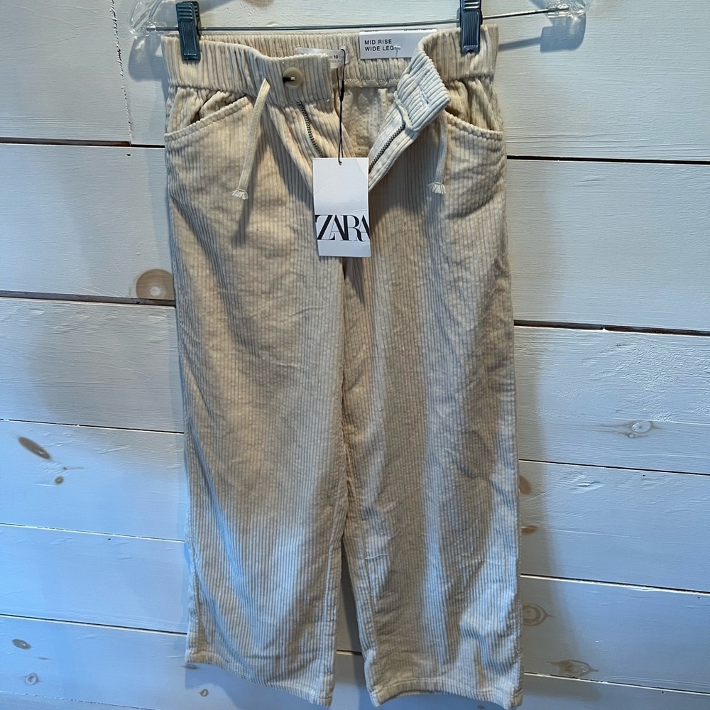 Zara kids corduroy midrise wide leg pants size 10, stretch,NWT, cream colored.